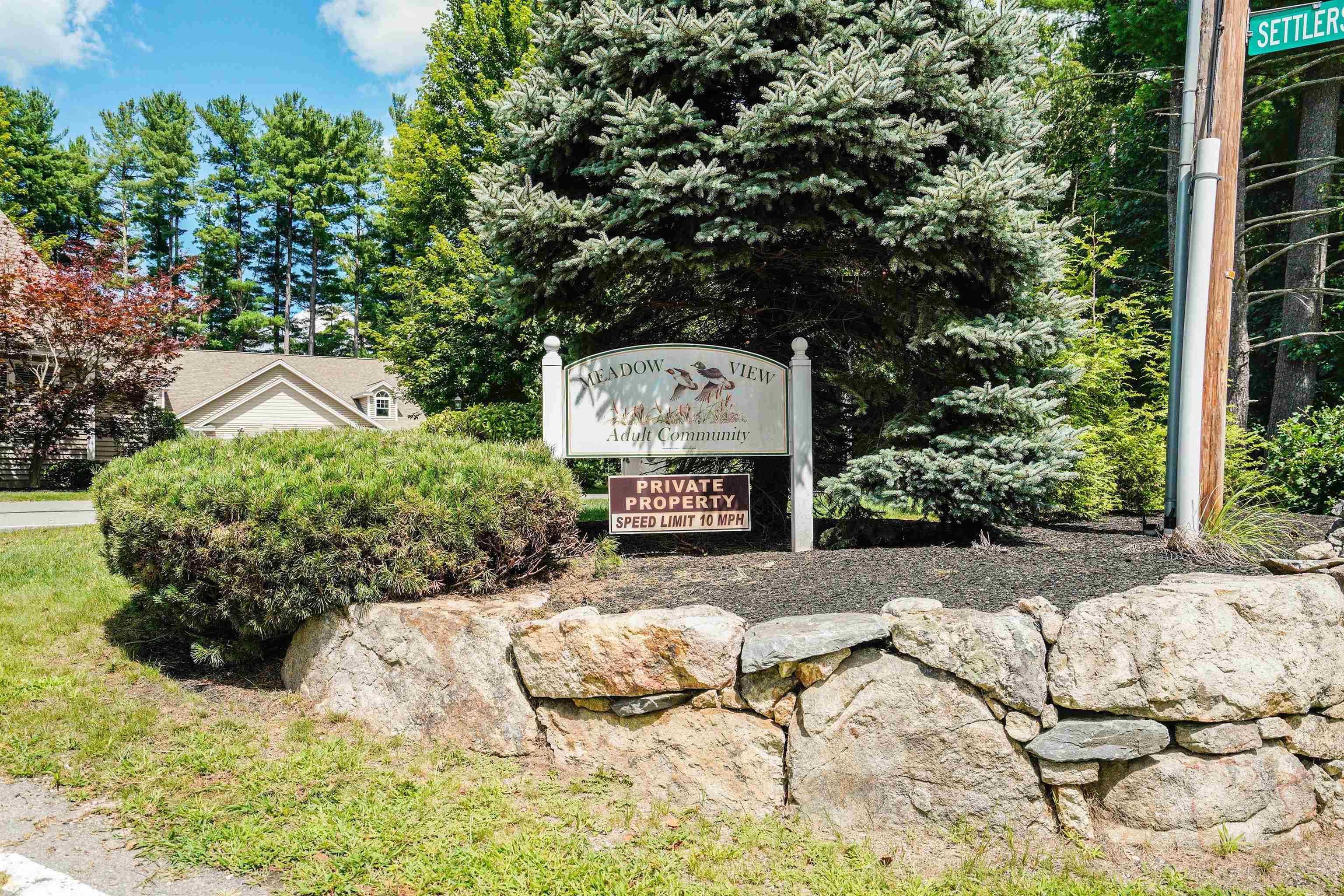 22 Settlers Way Pelham, NH 03076 - Photo 27 of 35