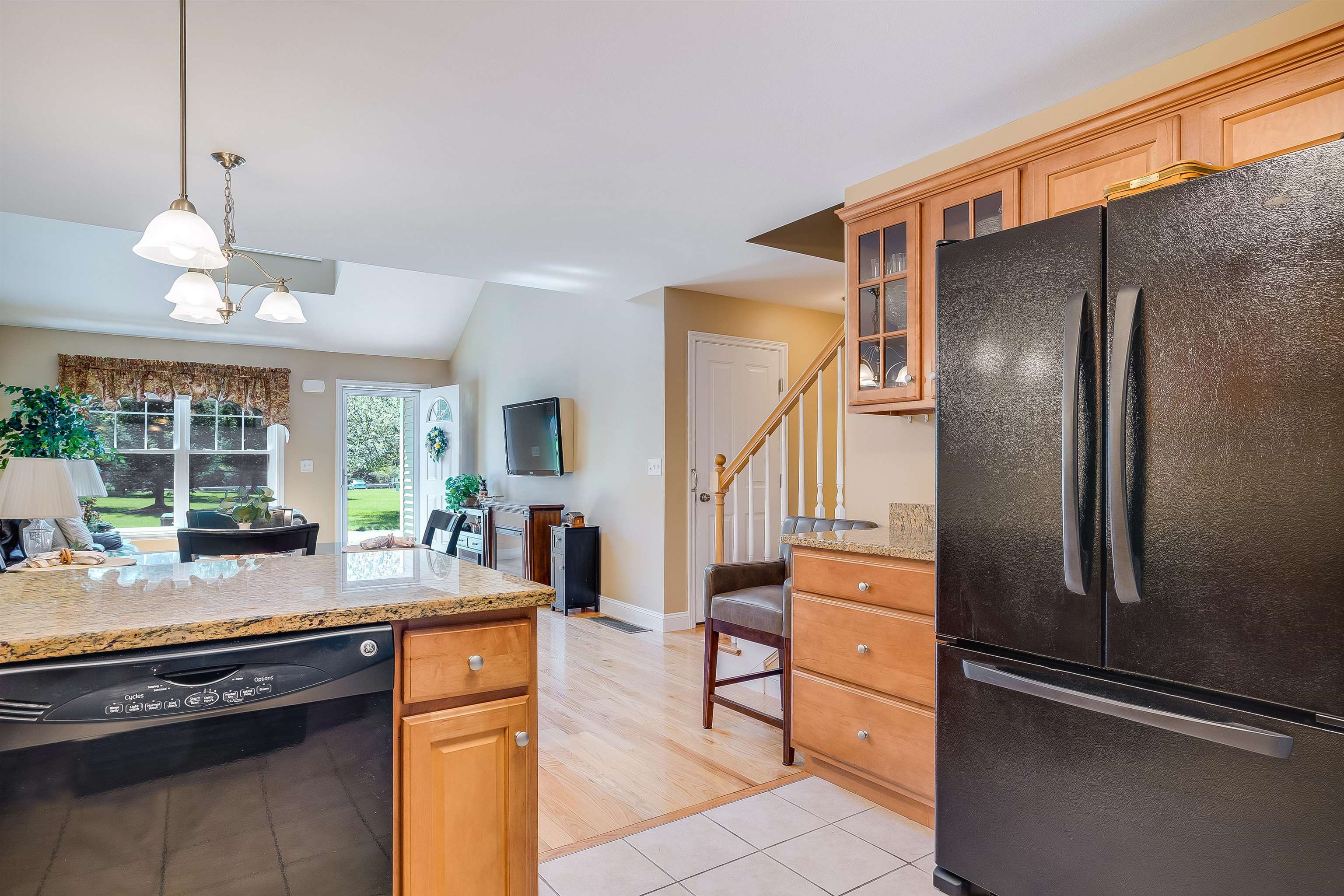 22 Settlers Way Pelham, NH 03076 - Photo 3 of 35