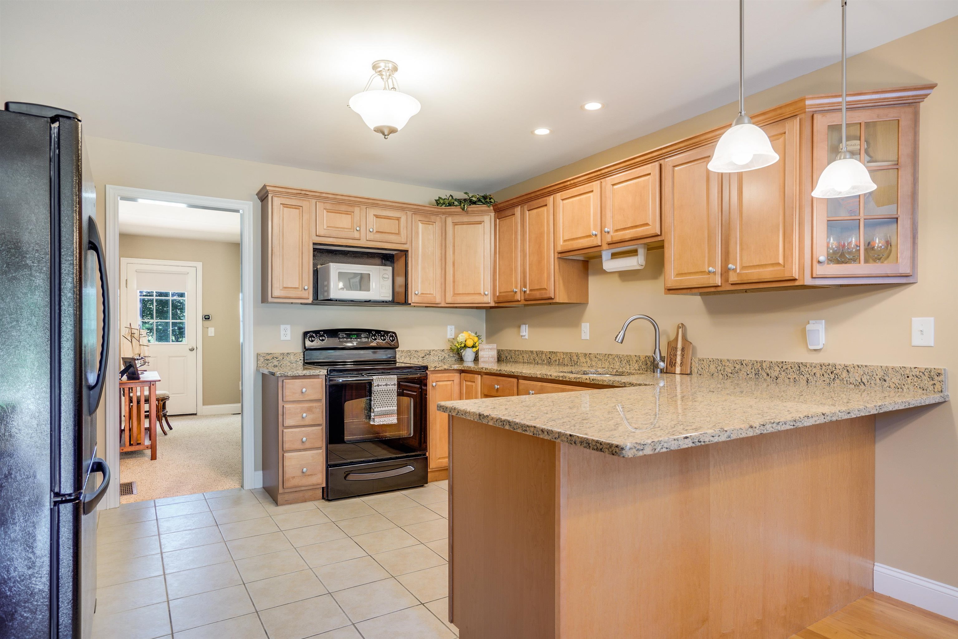 22 Settlers Way Pelham, NH 03076 - Photo 34 of 35