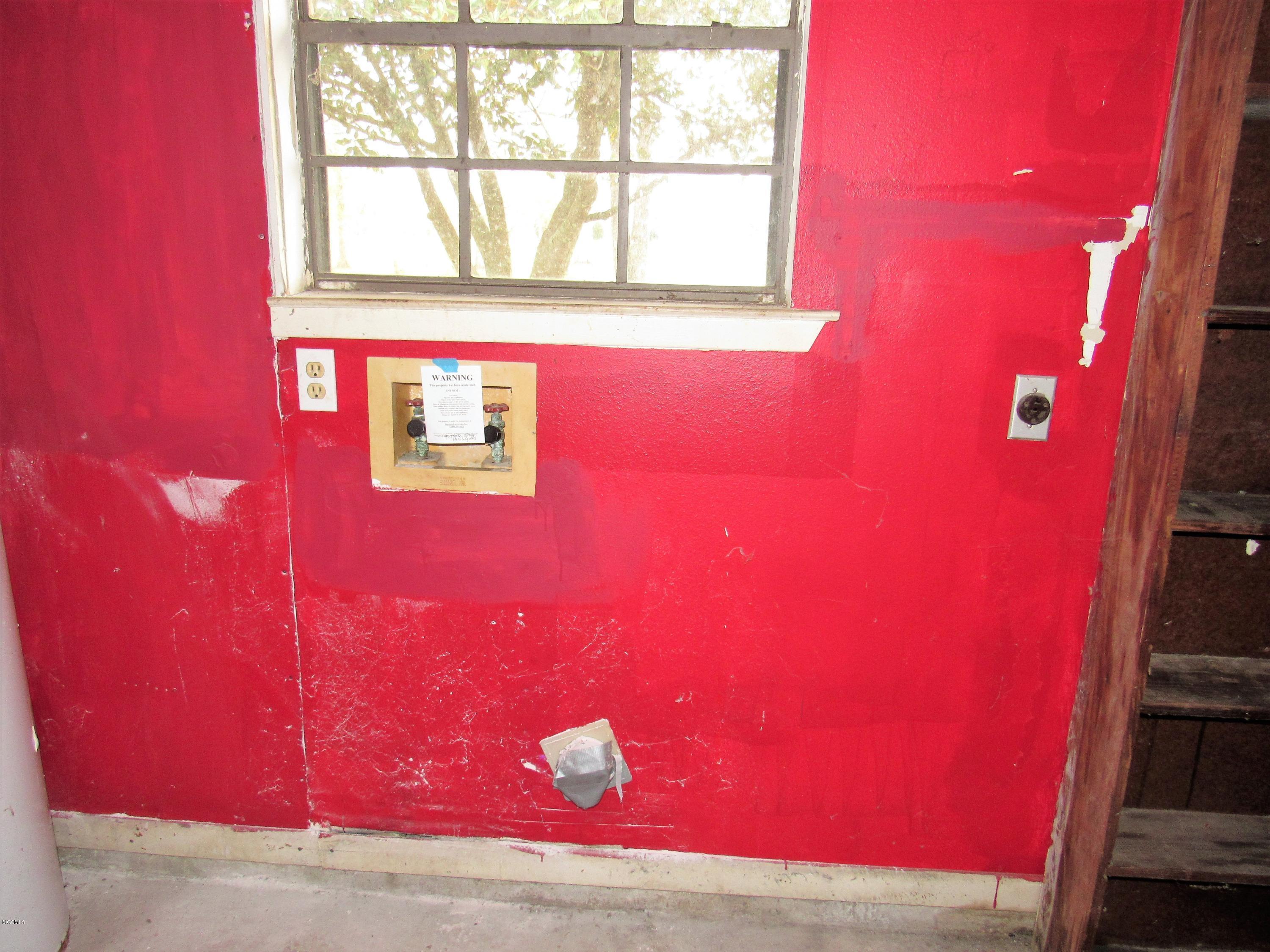 22716 Blackwell Farm Road Saucier, MS 39574 - Photo 18 of 21 LAUNDRY ROOM