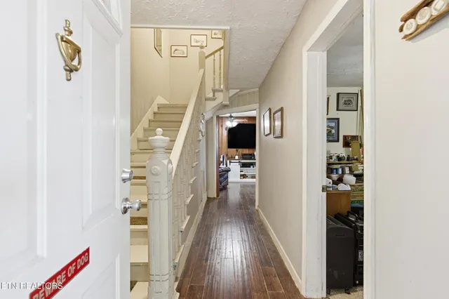 $229,900 | 425 Byrd Avenue, Harriman, TN 37748