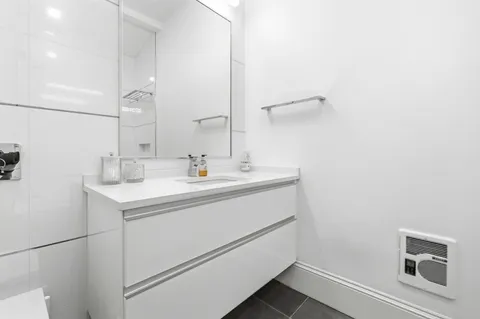 $1,925,000 | 1762 Beacon Street, Unit 4, Brookline, MA 02445