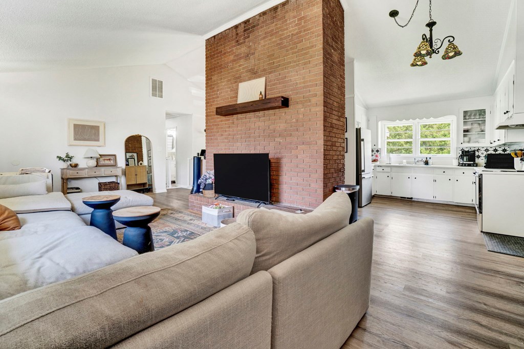 1307 West Alexander Road Greenwood, SC 29646 - Photo 7 of 39 Gallery Image 7