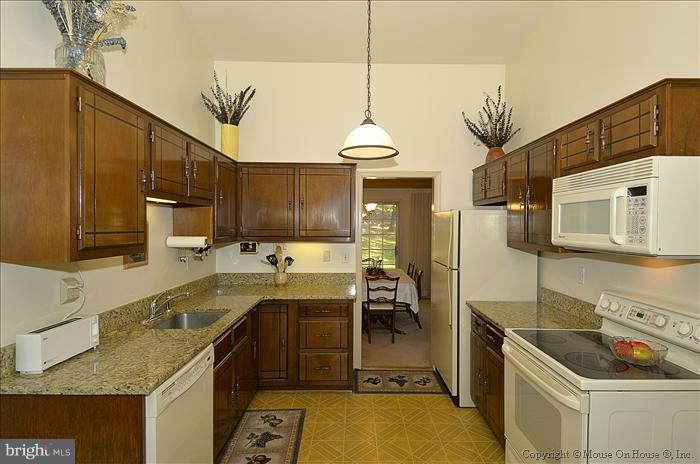 5 Narrows Court Silver Spring, MD 20906 - Photo 3 of 30 Granite counters and refinished cabinets!