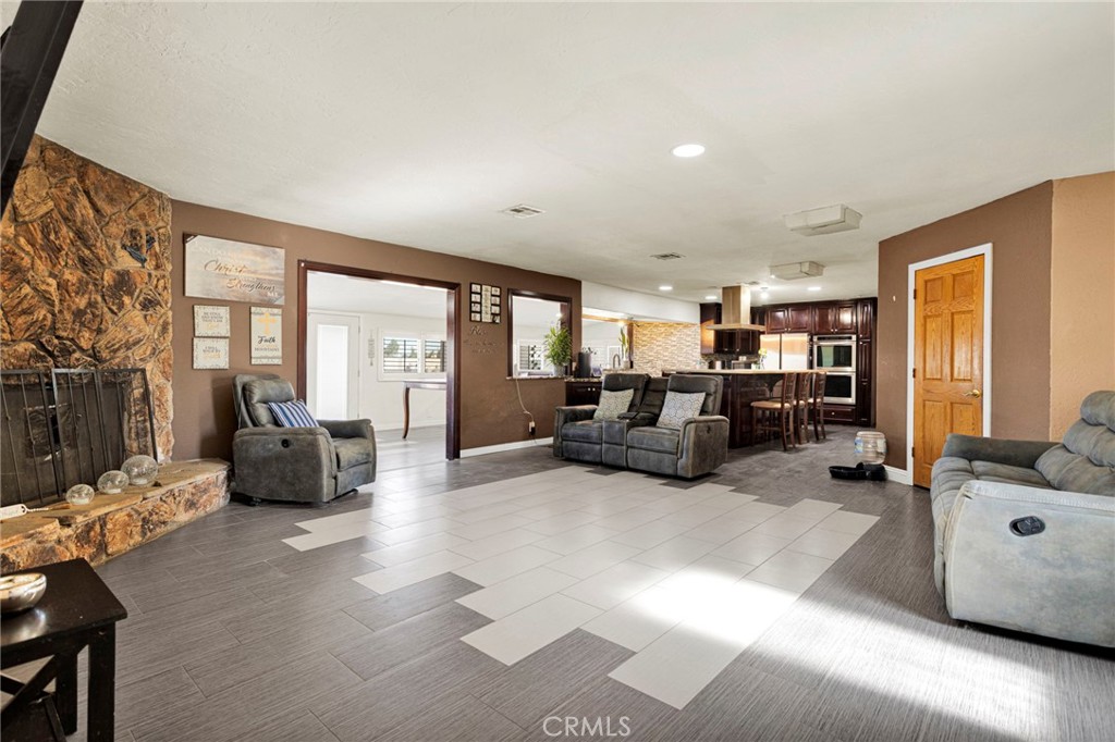 10080 Deep Creek Road Apple Valley, CA 92308 - Photo 16 of 55