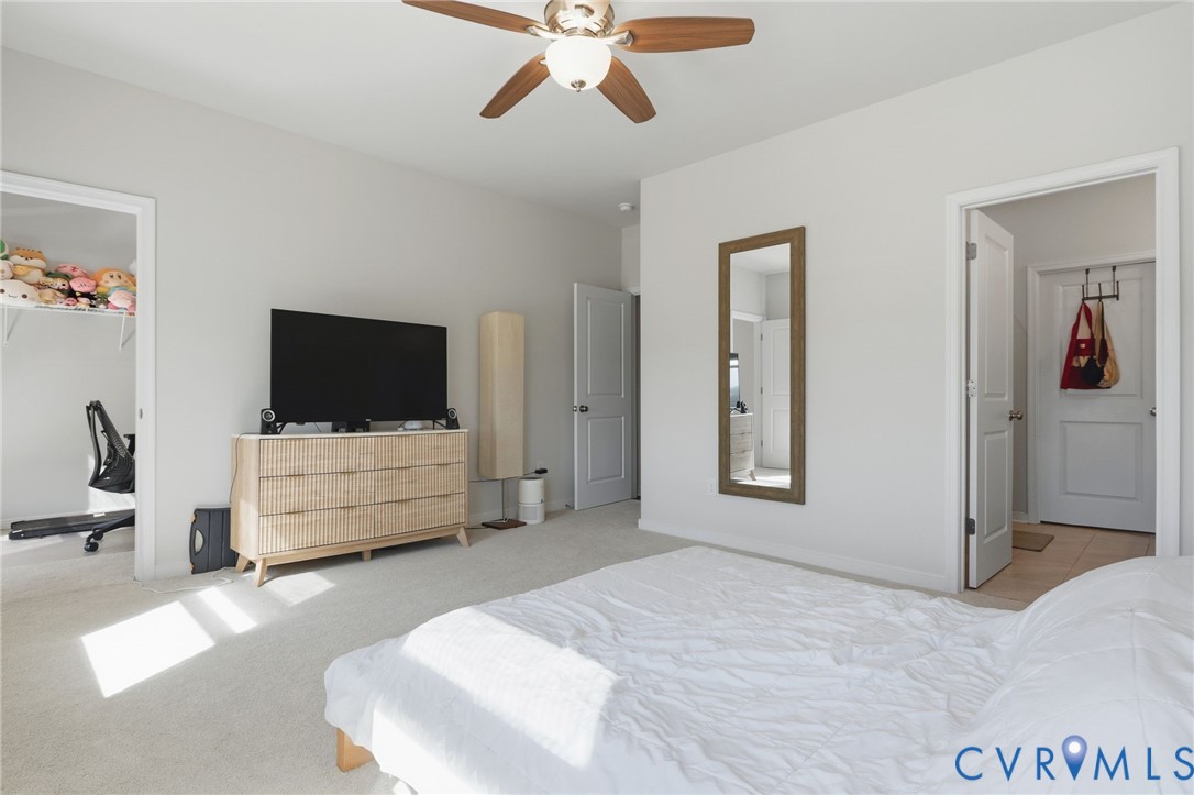 1900 Roseneath Road, Unit 4B Richmond, VA 23230 - Photo 13 of 44 a view of livingroom with furniture