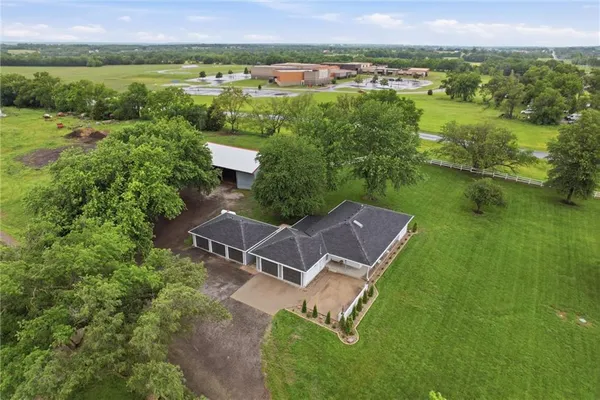 $750,000 | 17341 North 158th Street, Basehor, KS 66007