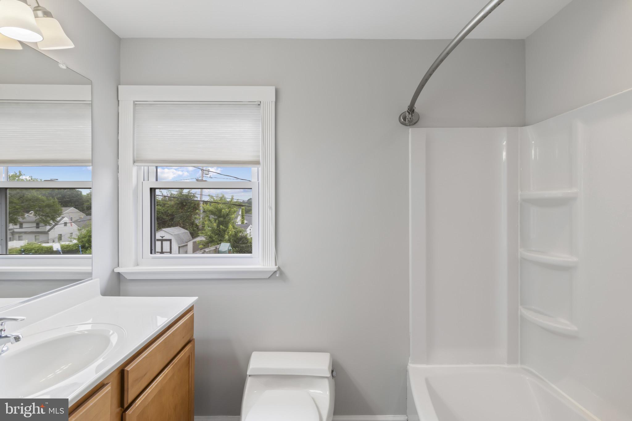 536 Forest View Road Linthicum Heights, MD 21090 - Photo 19 of 25 2nd Level Full Bath