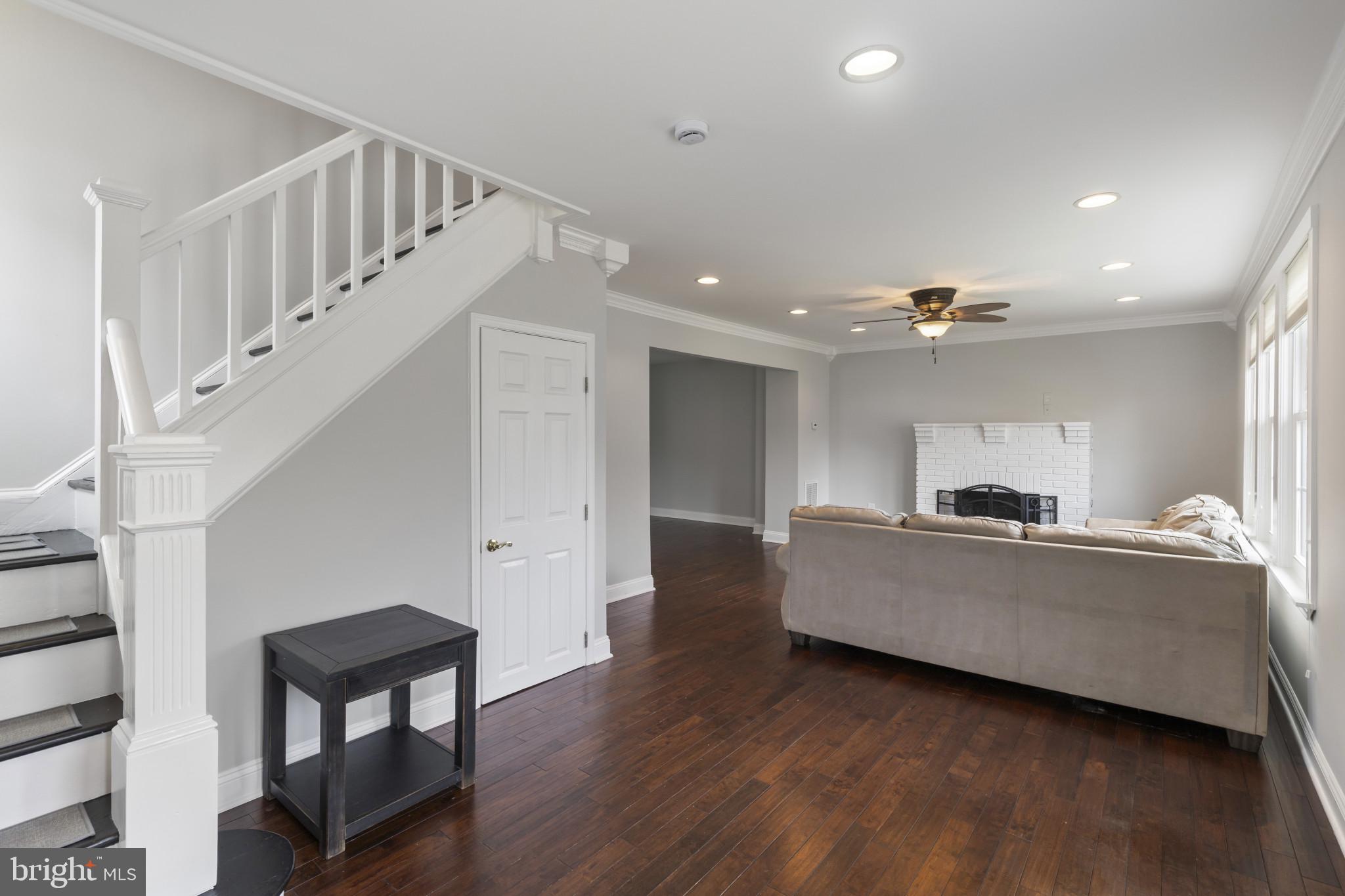 Foyer to Living Area