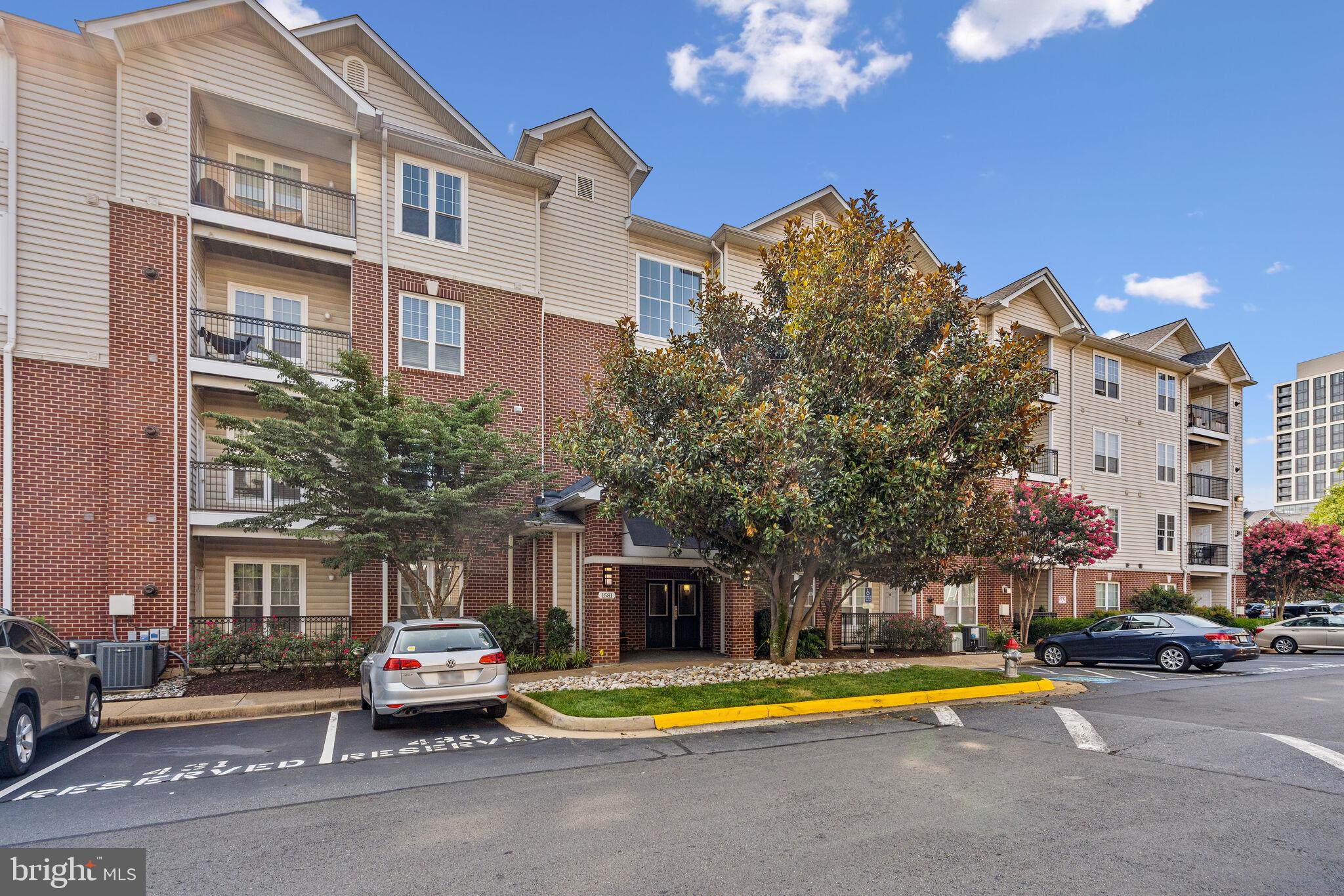 1581 Spring Gate Dr., Unit 5212 McLean, VA 22102 - Photo 2 of 27 1581 Building