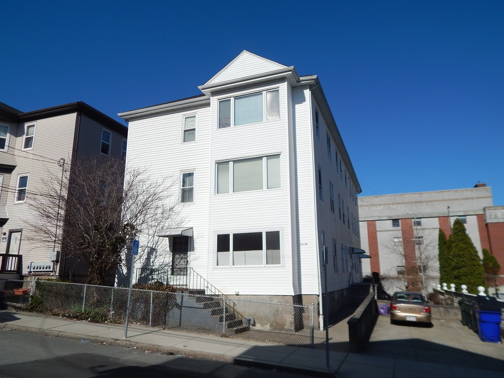 289 Mulberry Street Fall River, MA 02721 - Photo 3 of 12 Gallery Image 3