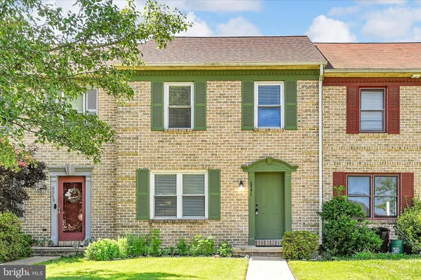 $310,000 | 6541 Hollow Drive, East Petersburg, PA 17520