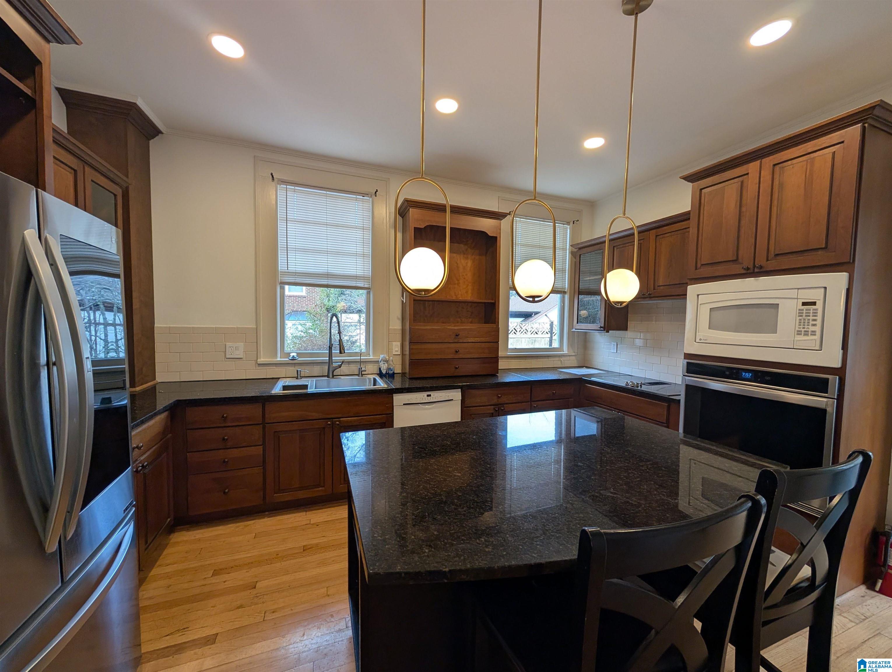 1107 Montvue Road Anniston, AL 36207 - Photo 7 of 61