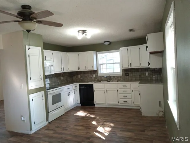 $114,900 | 339 West Caster Street, Dexter, MO 63841