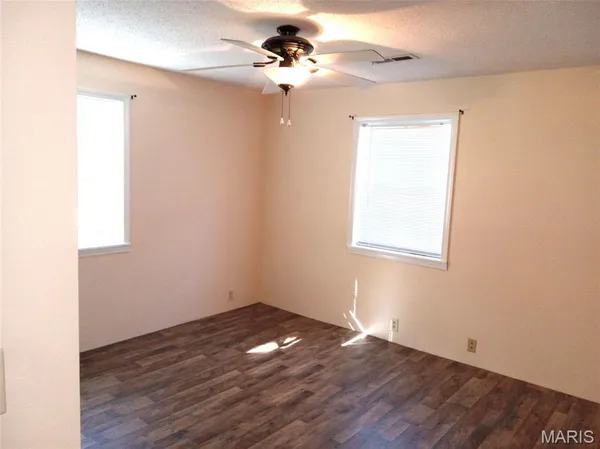 $89,900 | 339 West Caster Street, Dexter, MO 63841