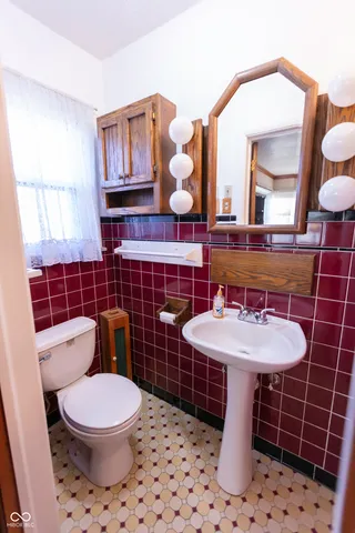 $325,000 | 350 East Edgewood Avenue, Indianapolis, IN 46227