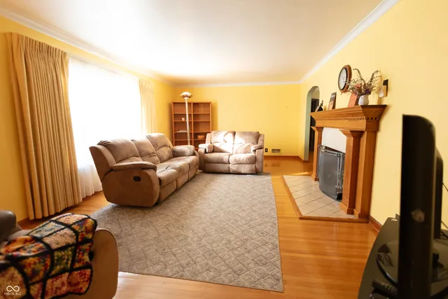 $325,000 | 350 East Edgewood Avenue, Indianapolis, IN 46227