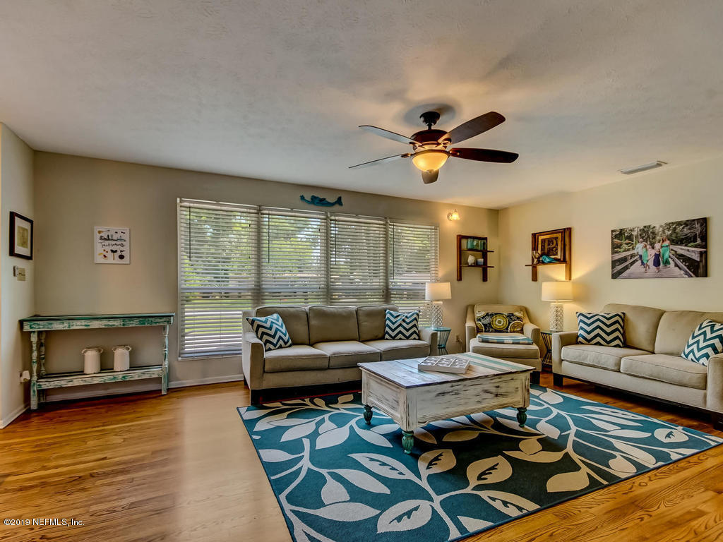 1920 River Bluff Road North Jacksonville, FL 32211 - Photo 20 of 42 1920 River Bluff Rd N-010-27-Living Room