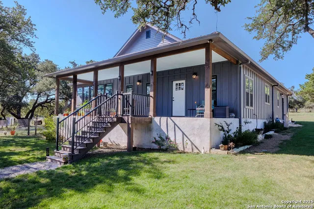 $750,000 | 872 Oak Drive, Blanco, TX 78606