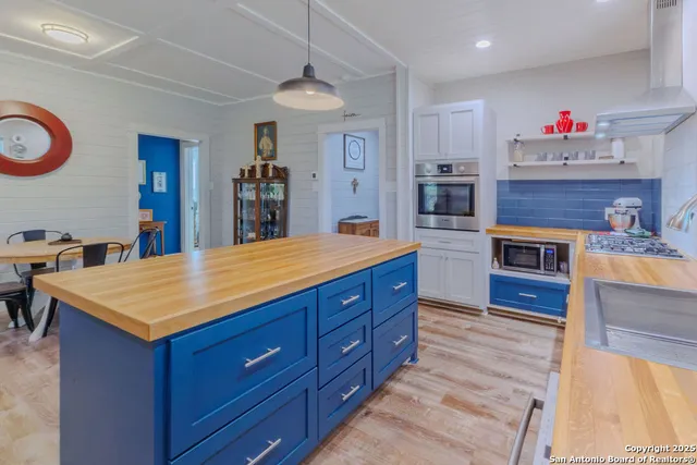 $750,000 | 872 Oak Drive, Blanco, TX 78606