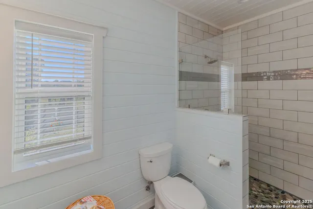 $750,000 | 872 Oak Drive, Blanco, TX 78606