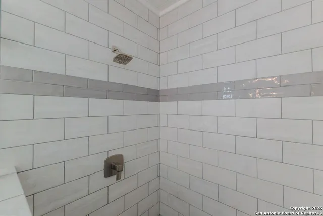 $750,000 | 872 Oak Drive, Blanco, TX 78606