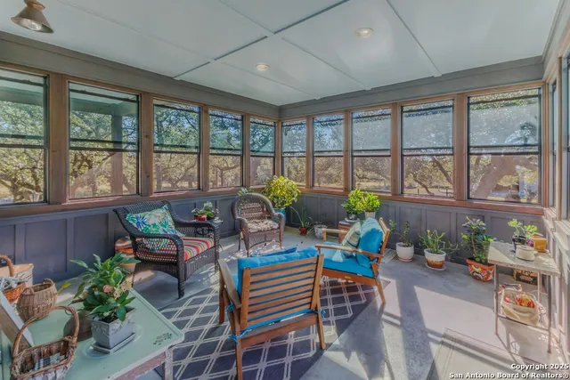 $750,000 | 872 Oak Drive, Blanco, TX 78606