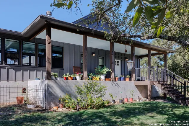 $750,000 | 872 Oak Drive, Blanco, TX 78606