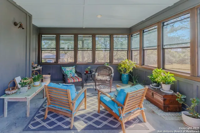 $750,000 | 872 Oak Drive, Blanco, TX 78606