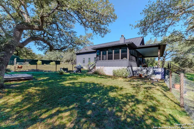 $750,000 | 872 Oak Drive, Blanco, TX 78606