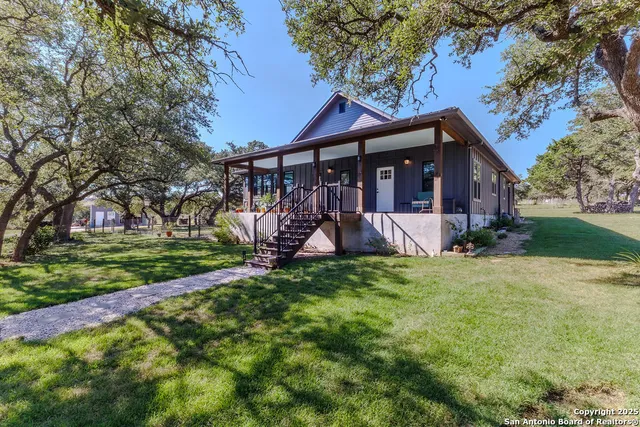 $750,000 | 872 Oak Drive, Blanco, TX 78606