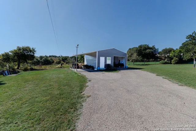 $750,000 | 872 Oak Drive, Blanco, TX 78606