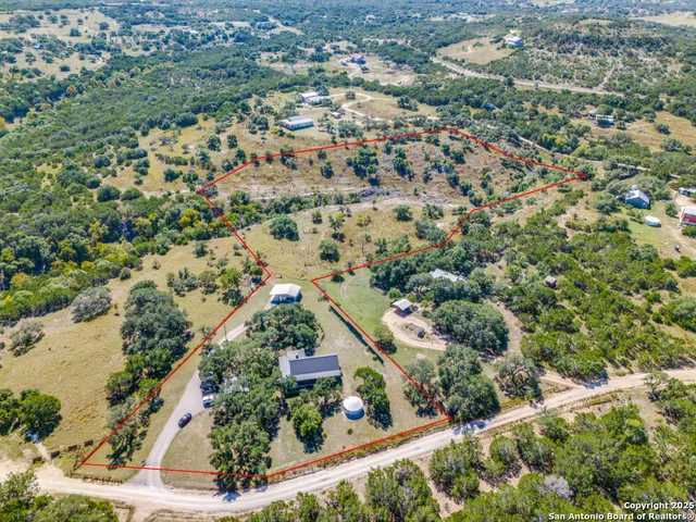 $750,000 | 872 Oak Drive, Blanco, TX 78606