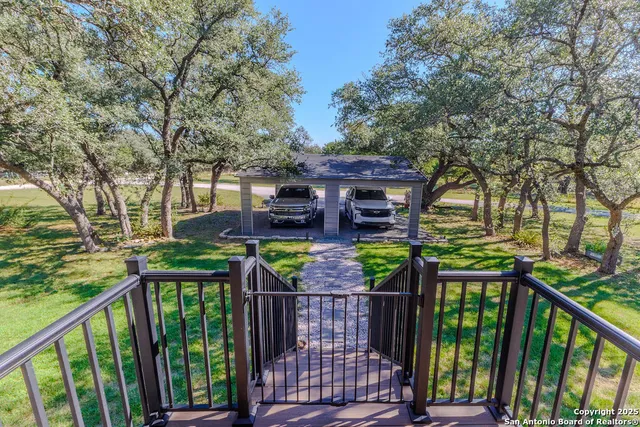 $750,000 | 872 Oak Drive, Blanco, TX 78606
