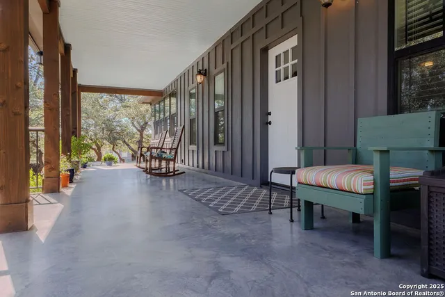 $750,000 | 872 Oak Drive, Blanco, TX 78606