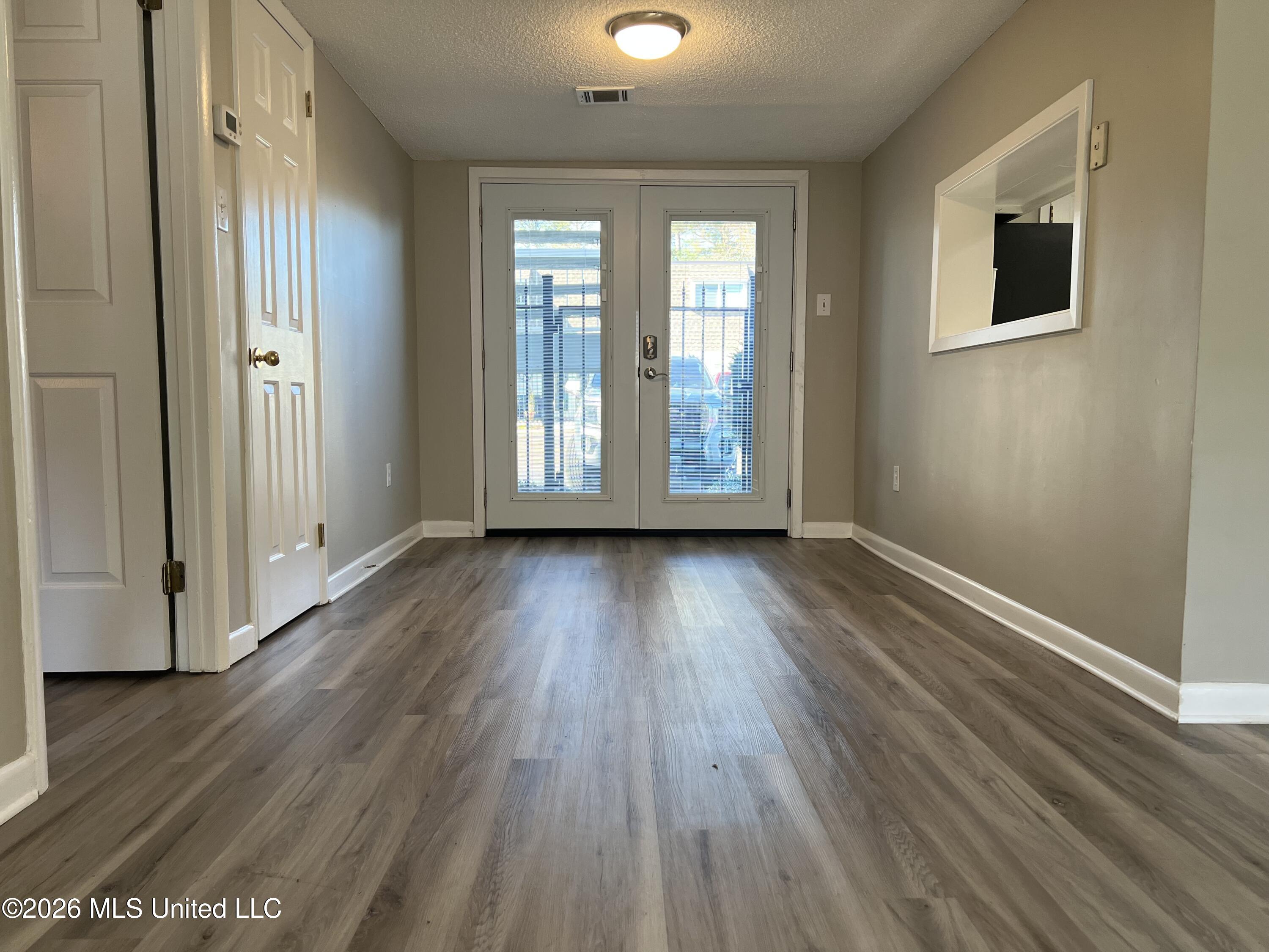 550 Post Road, Unit 607 Ridgeland, MS 39157 - Photo 3 of 12 IMG_4092