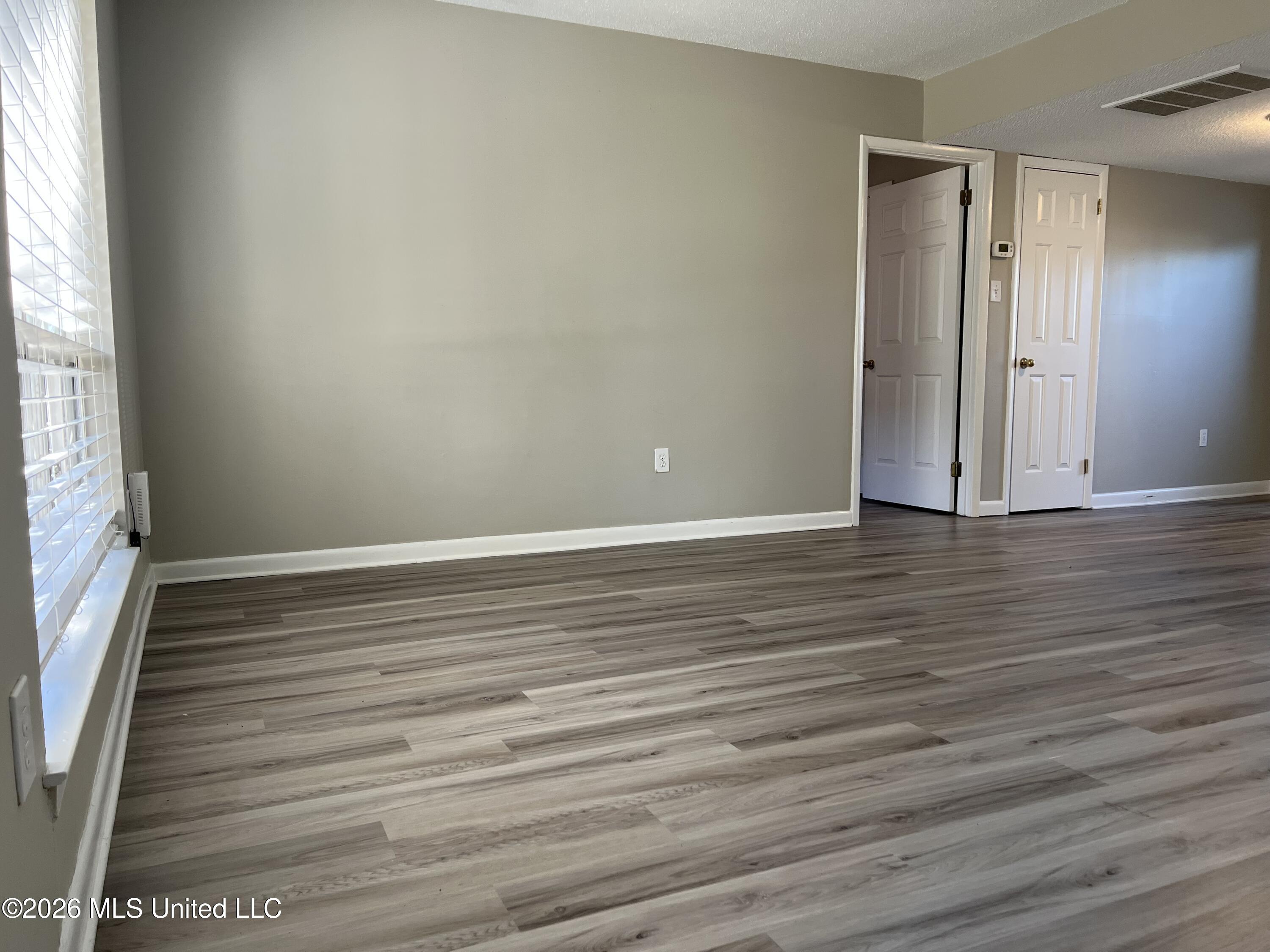 550 Post Road, Unit 607 Ridgeland, MS 39157 - Photo 4 of 12 IMG_4093