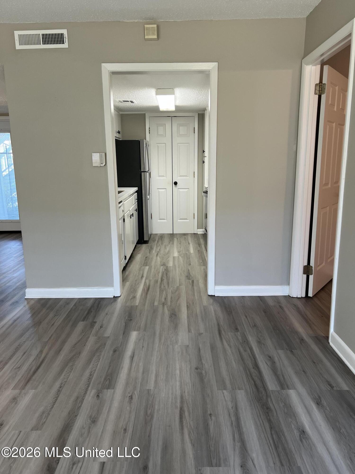 550 Post Road, Unit 607 Ridgeland, MS 39157 - Photo 5 of 12 IMG_4094