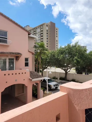 $664,999 | 2005 Ocean Walk Terrace, Lauderdale-by-the-Sea, FL 33062