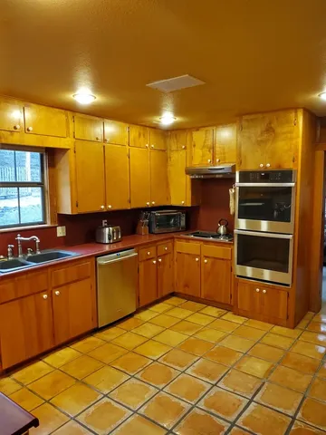 $469,000 | 184 Marymeade Drive, Hunt, TX 78024