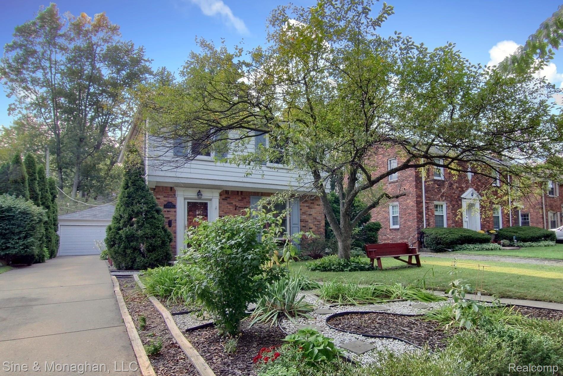 1373 Cadieux Road Grosse Pointe, MI 48230 - Photo 29 of 29 2-Front 2nd View.jpg