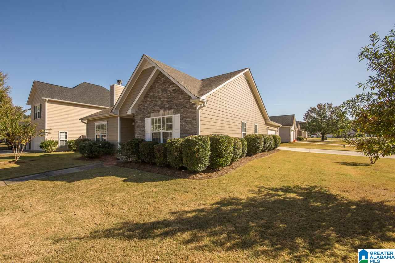 421 Cedar Grove Lane Alabaster, AL 35114 - Photo 2 of 24