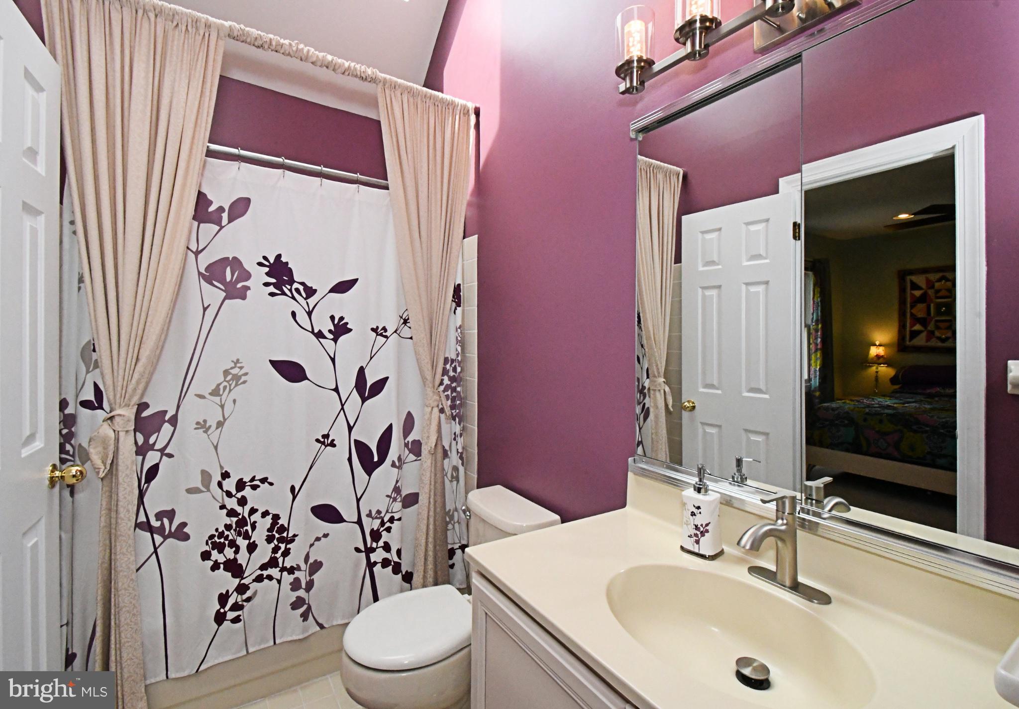 112 South Mennonite Road Collegeville, PA 19426 - Photo 73 of 131 Charming bath with floral accents.