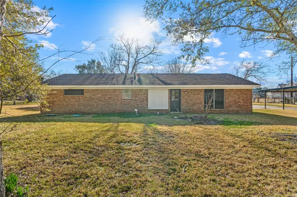 $389,000 | 15903 Hickory Bend Drive, Alvin, TX 77511