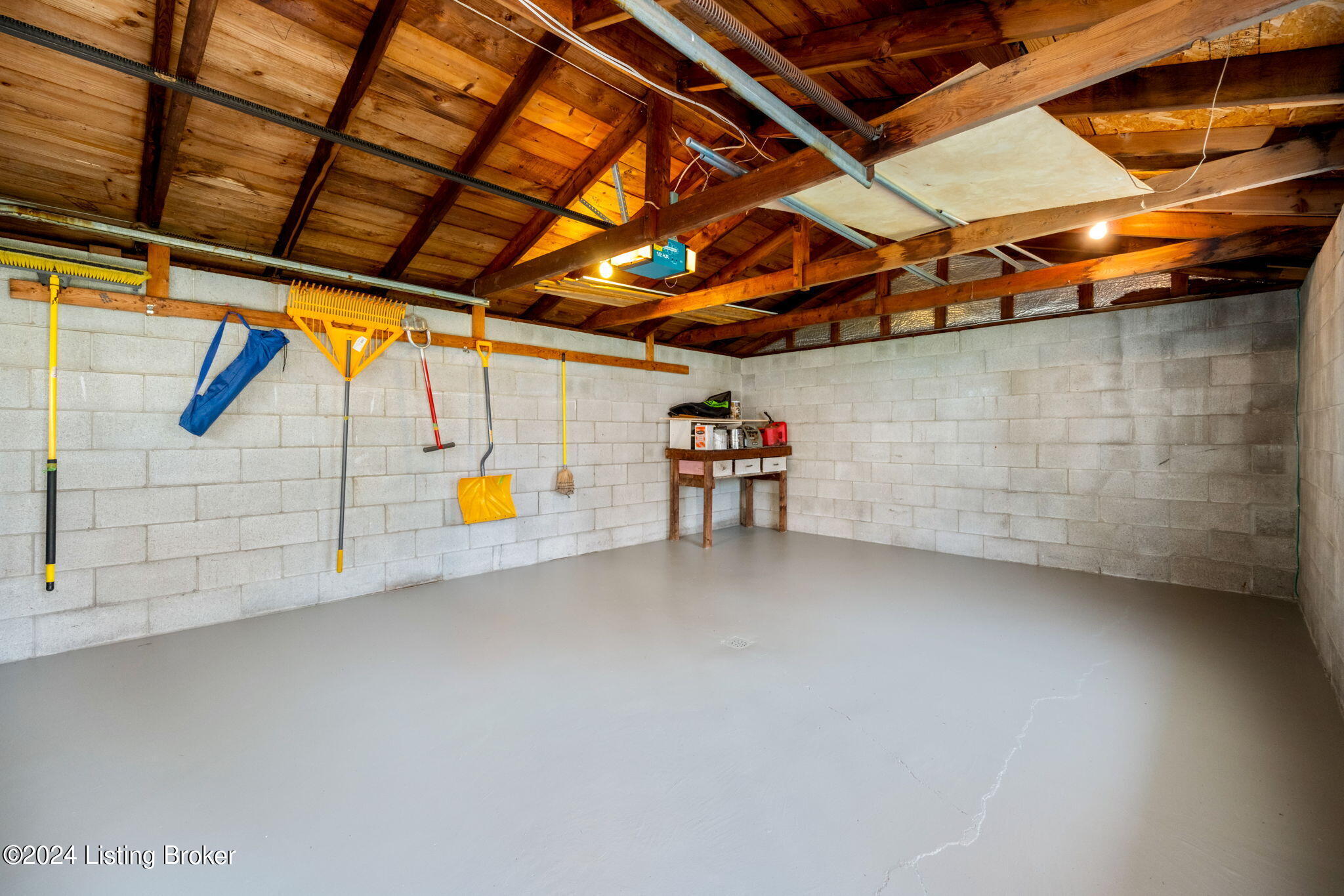4020 Hillsboro Road Louisville, KY 40207 - Photo 6 of 27 4020 Hillsboro Rd-13