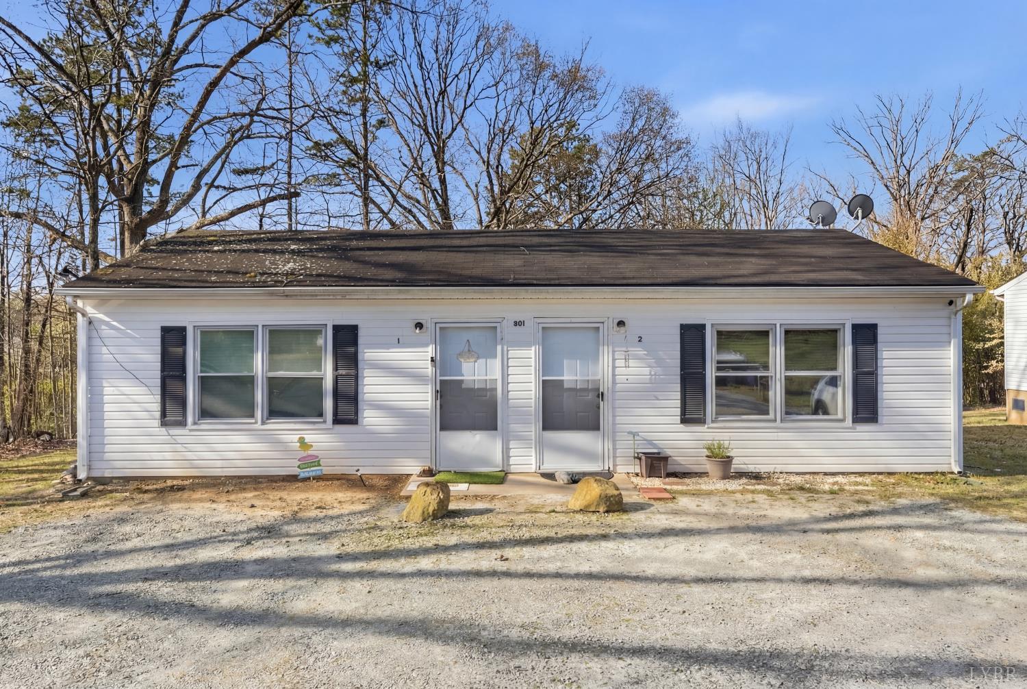 803 Henry Street Gretna, VA 24557 - Photo 3 of 15 a front view of a house