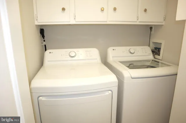 $749,000 | 10401 Grosvenor Place, Unit 1704, Rockville, MD 20852