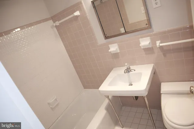 $749,000 | 10401 Grosvenor Place, Unit 1704, Rockville, MD 20852