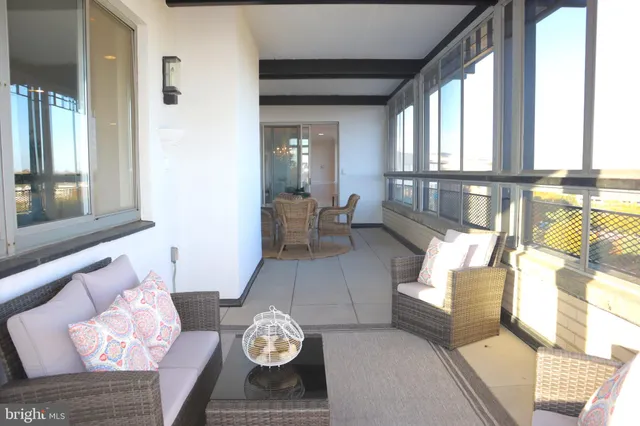 $749,000 | 10401 Grosvenor Place, Unit 1704, Rockville, MD 20852