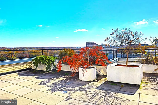 $749,000 | 10401 Grosvenor Place, Unit 1704, Rockville, MD 20852